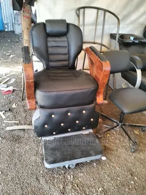Adjustable Kings Cut Kinyozi Chair