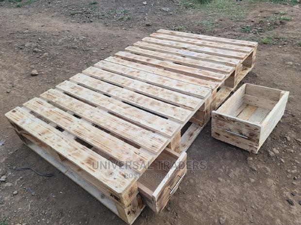 Pallet Bed With Drawers - main view
