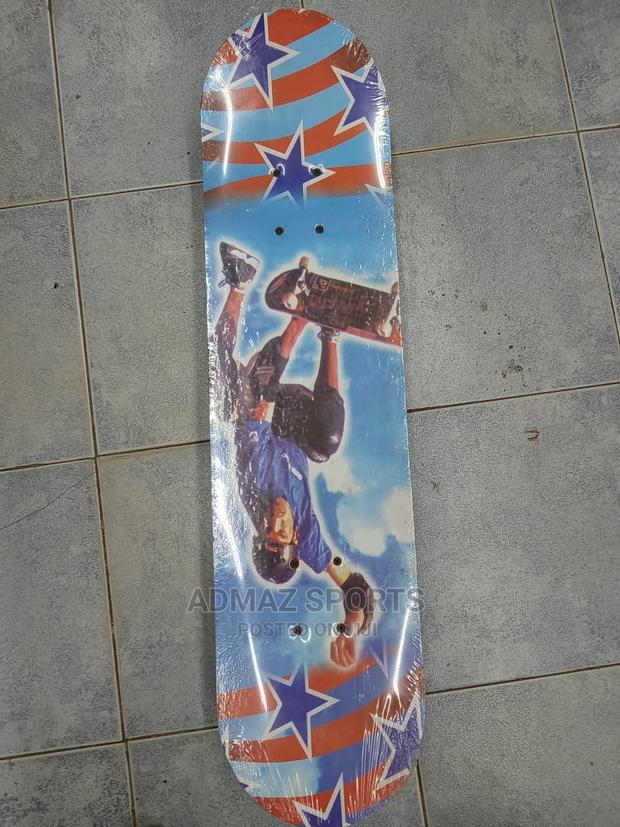Skateboard - thumbnail 2