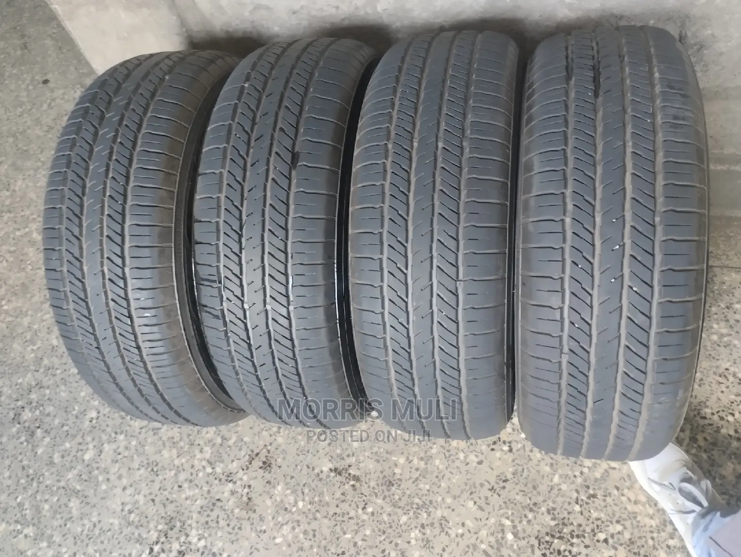 225/60r17 Yokohama.