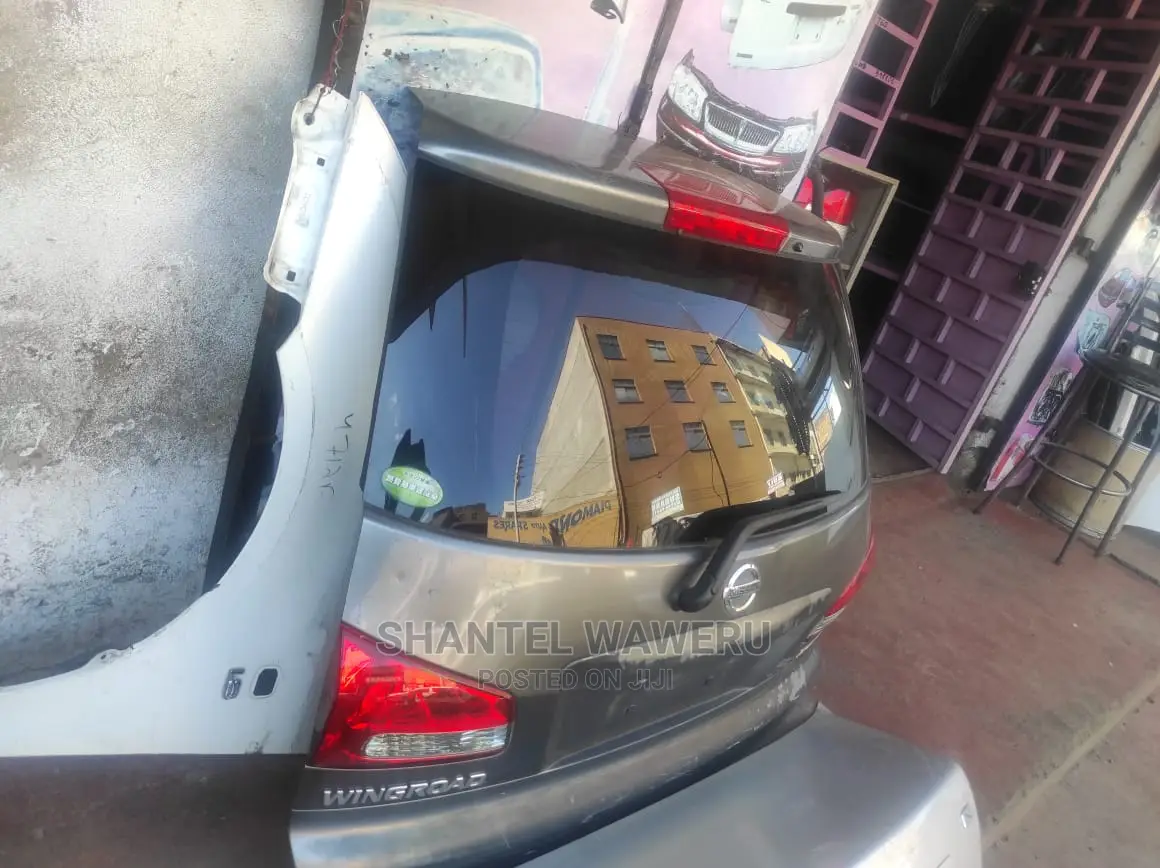 Nissan Wingroad Boot