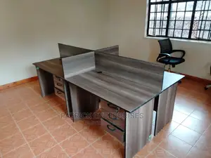 1.2 MTRS 4 Way Workstation