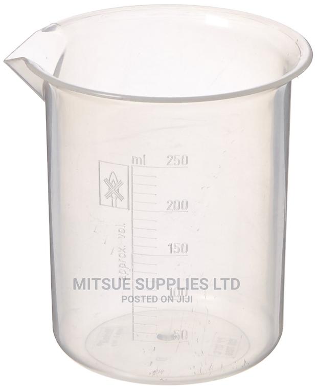 A Pair of Plastic Beaker 5000ml