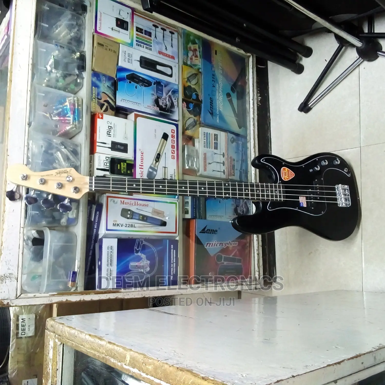 Bass Guitar 4 Strings