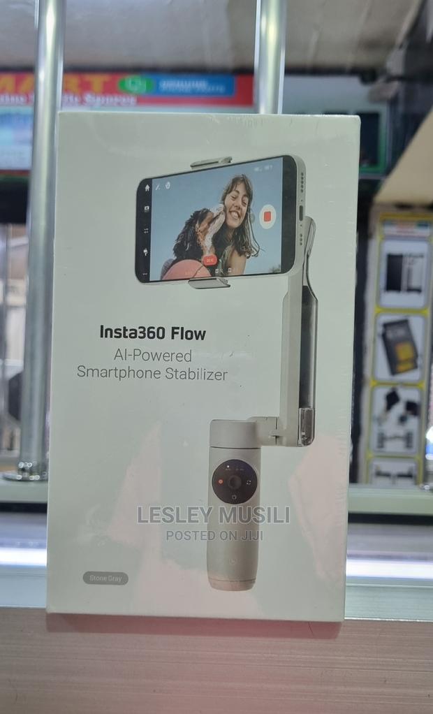 Insta360 Flow Al-Powered Smartphone Gimbal Stabilizer (Gray) - thumbnail 2
