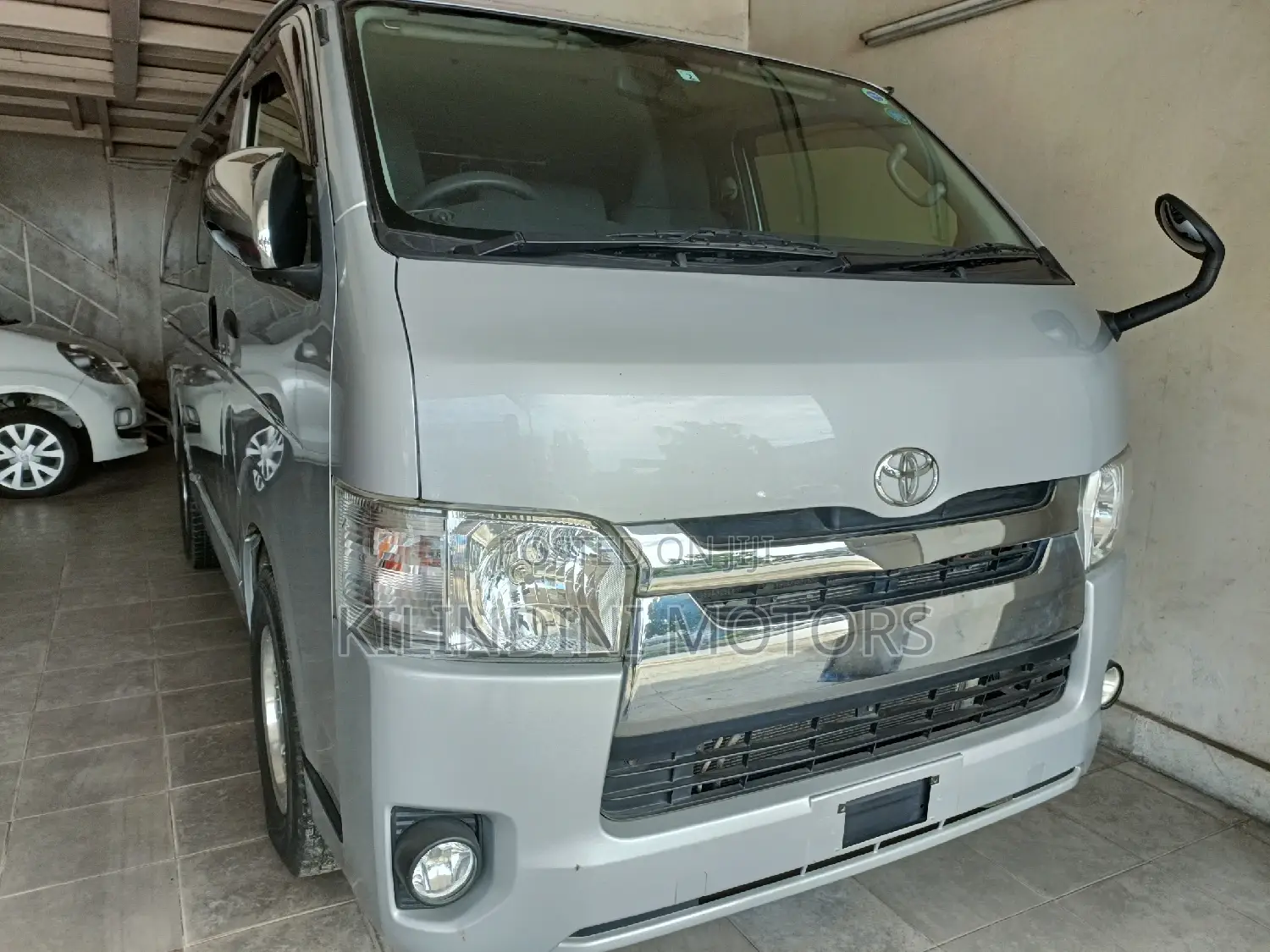 Toyota HiAce 2016 Silver