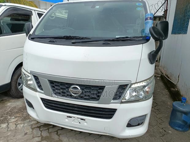 Nissan Caravan (Urvan) 2015 White