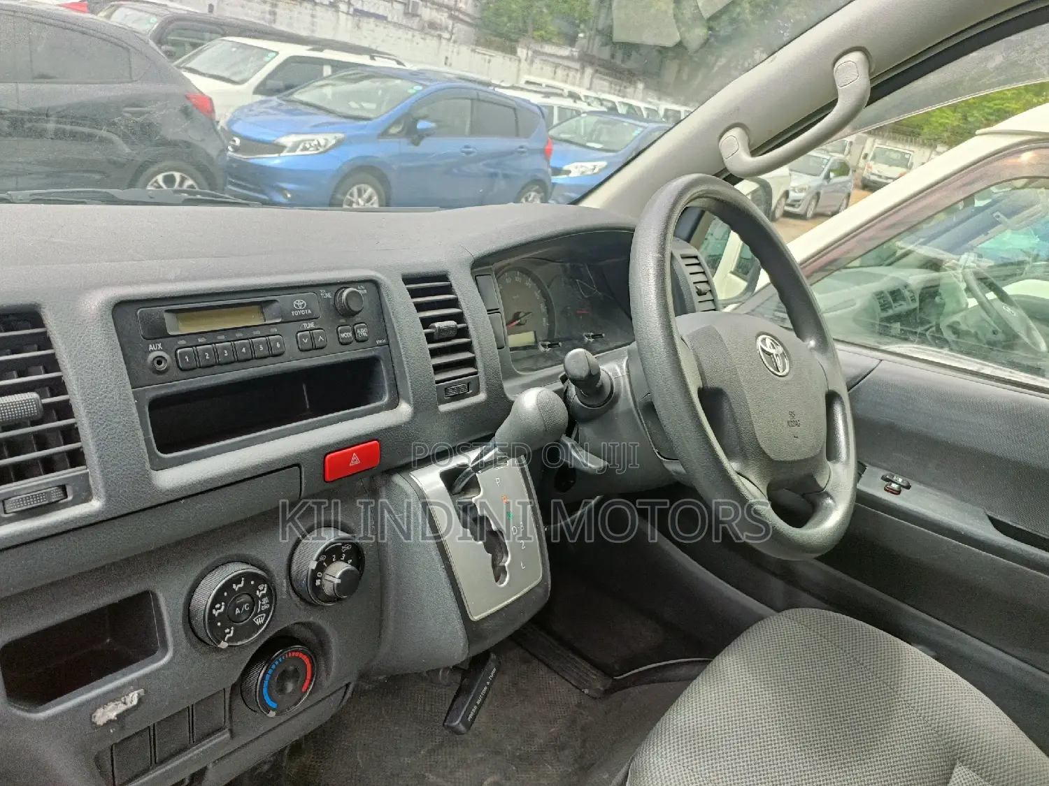 Toyota HiAce 2016 White
