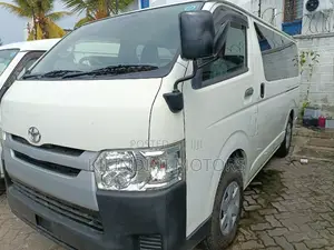 Toyota HiAce 2016 White