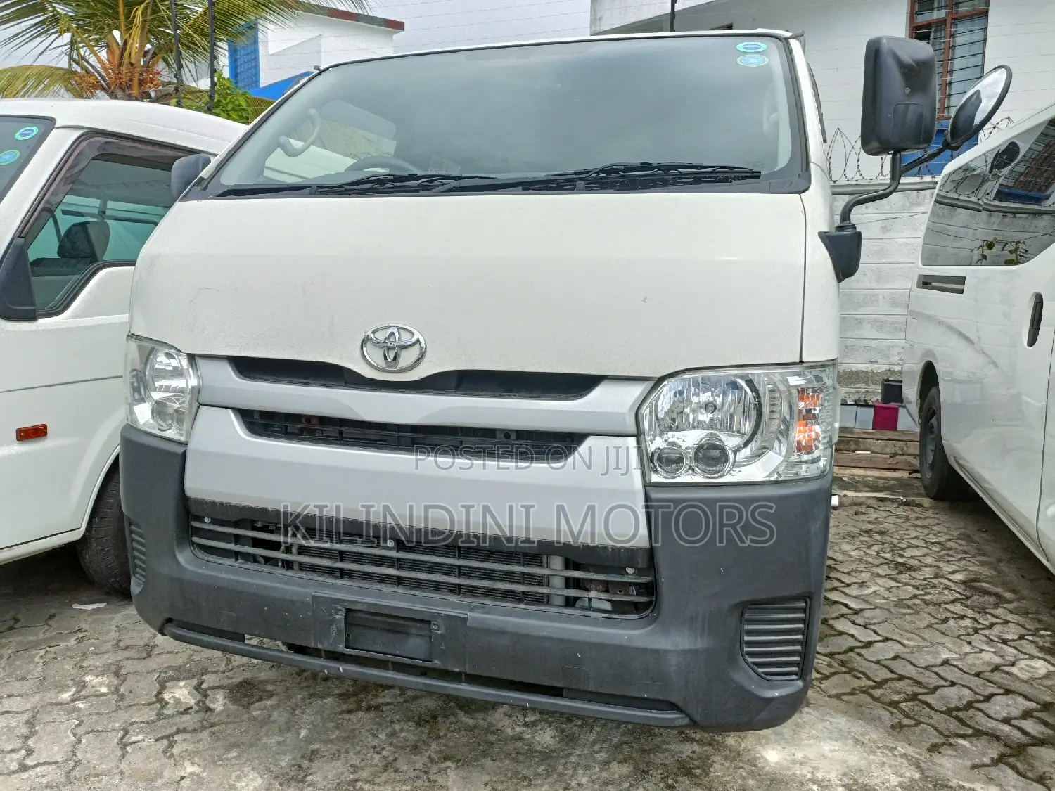Toyota HiAce 2016 White
