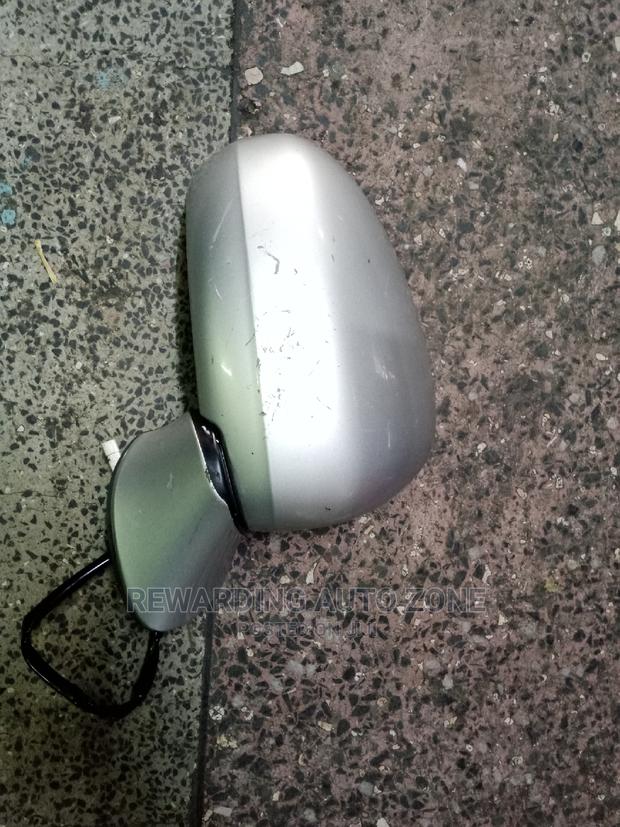 Toyota Wish 2010 Side Mirror. - thumbnail 3