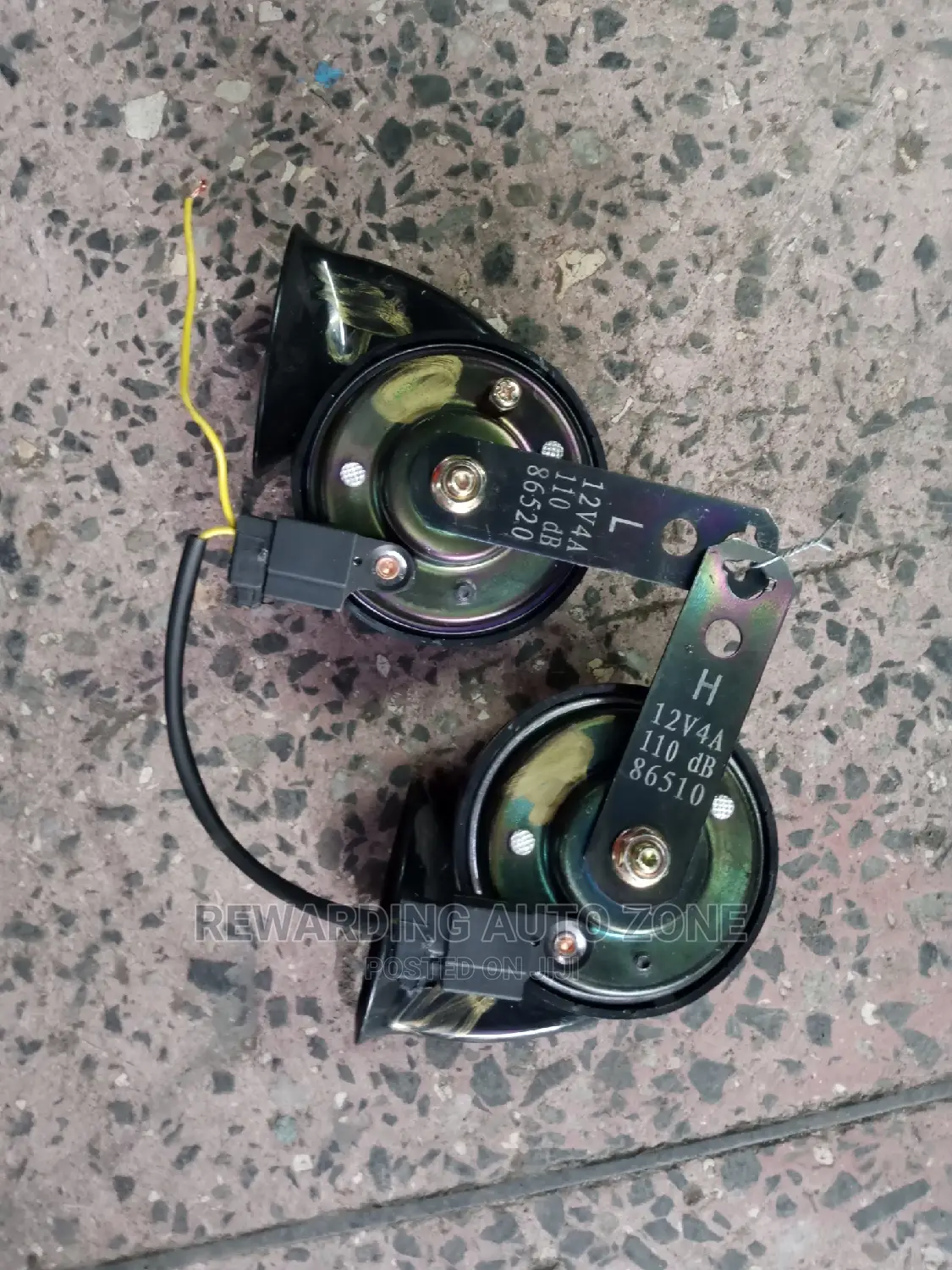 Toyota Harrier Horns.