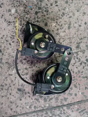 Toyota Harrier Horns.