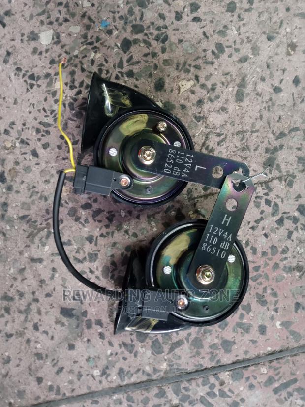 Toyota Harrier Horns.