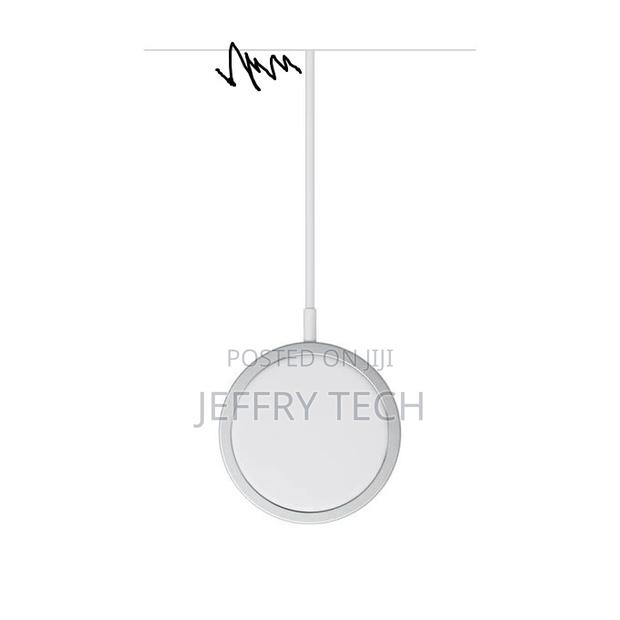 Apple Magsafe Wireless Charger - White - thumbnail 3