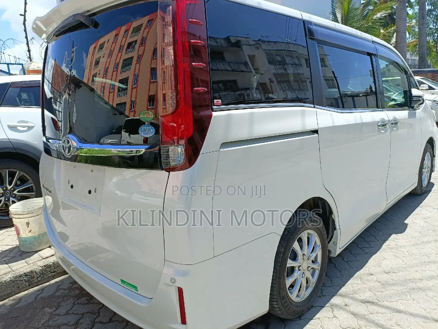 Toyota Esquire 2016 White