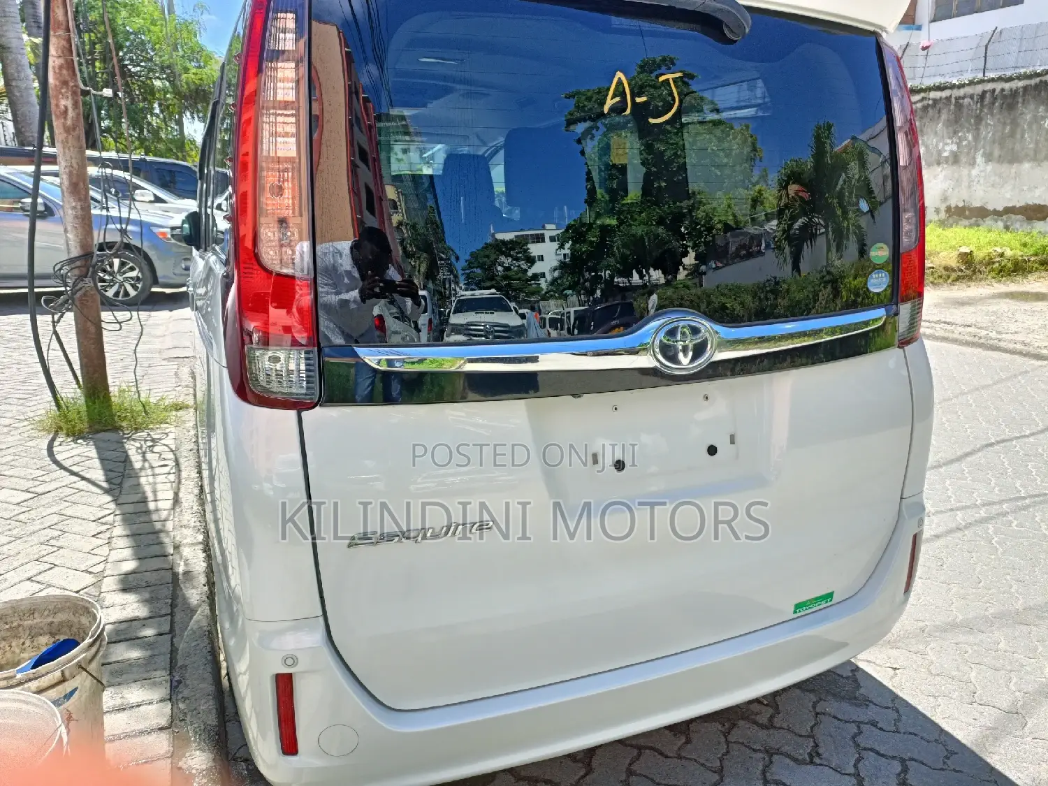 Toyota Esquire 2016 White