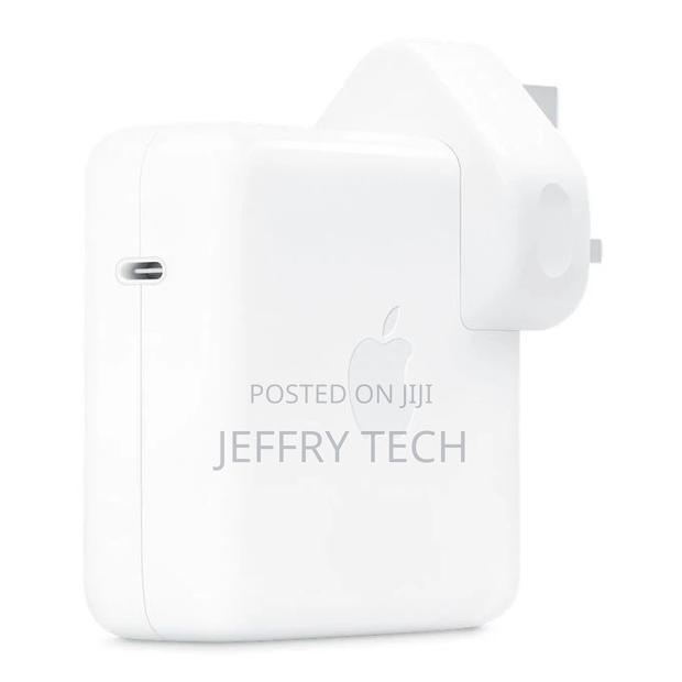 Apple 67W USB-C Power Adapter - main view