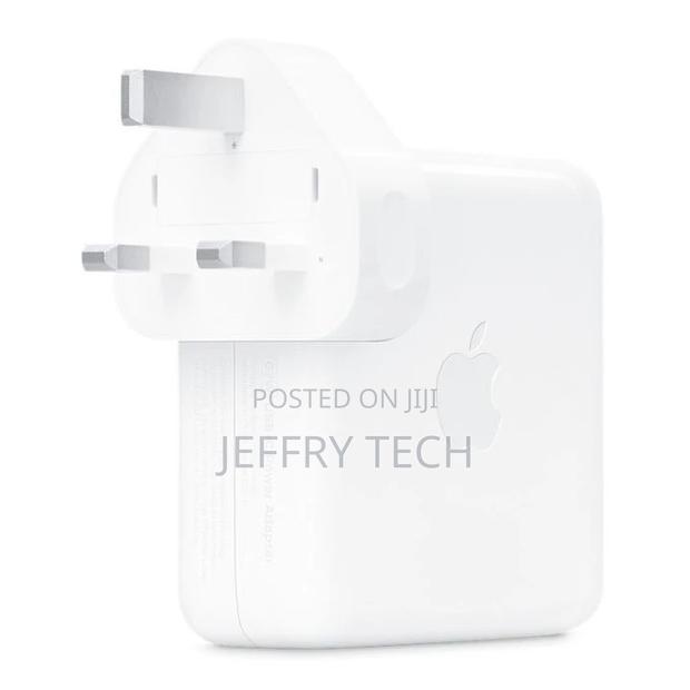 Apple 67W USB-C Power Adapter - thumbnail 2