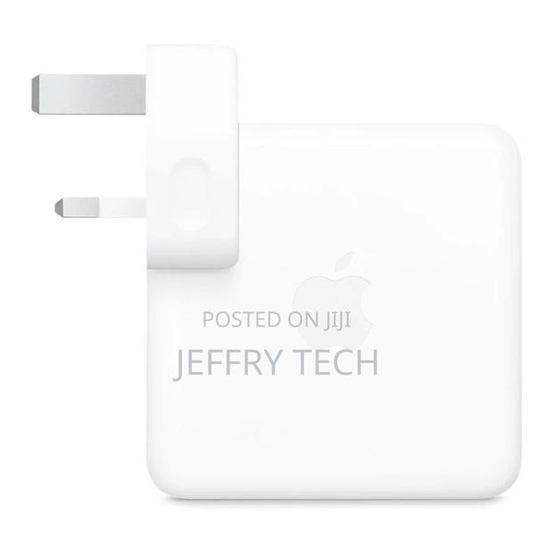 Apple 67W USB-C Power Adapter - thumbnail 3