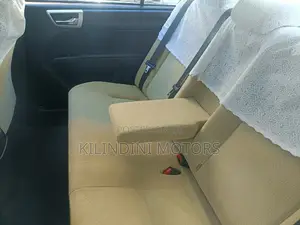 Toyota Axio 2017 Gold