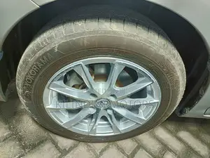 Toyota Axio 2017 Gold