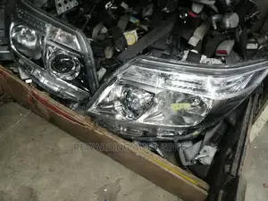 Noah 2015 Headlights.
