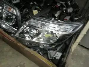 Noah 2015 Headlights.