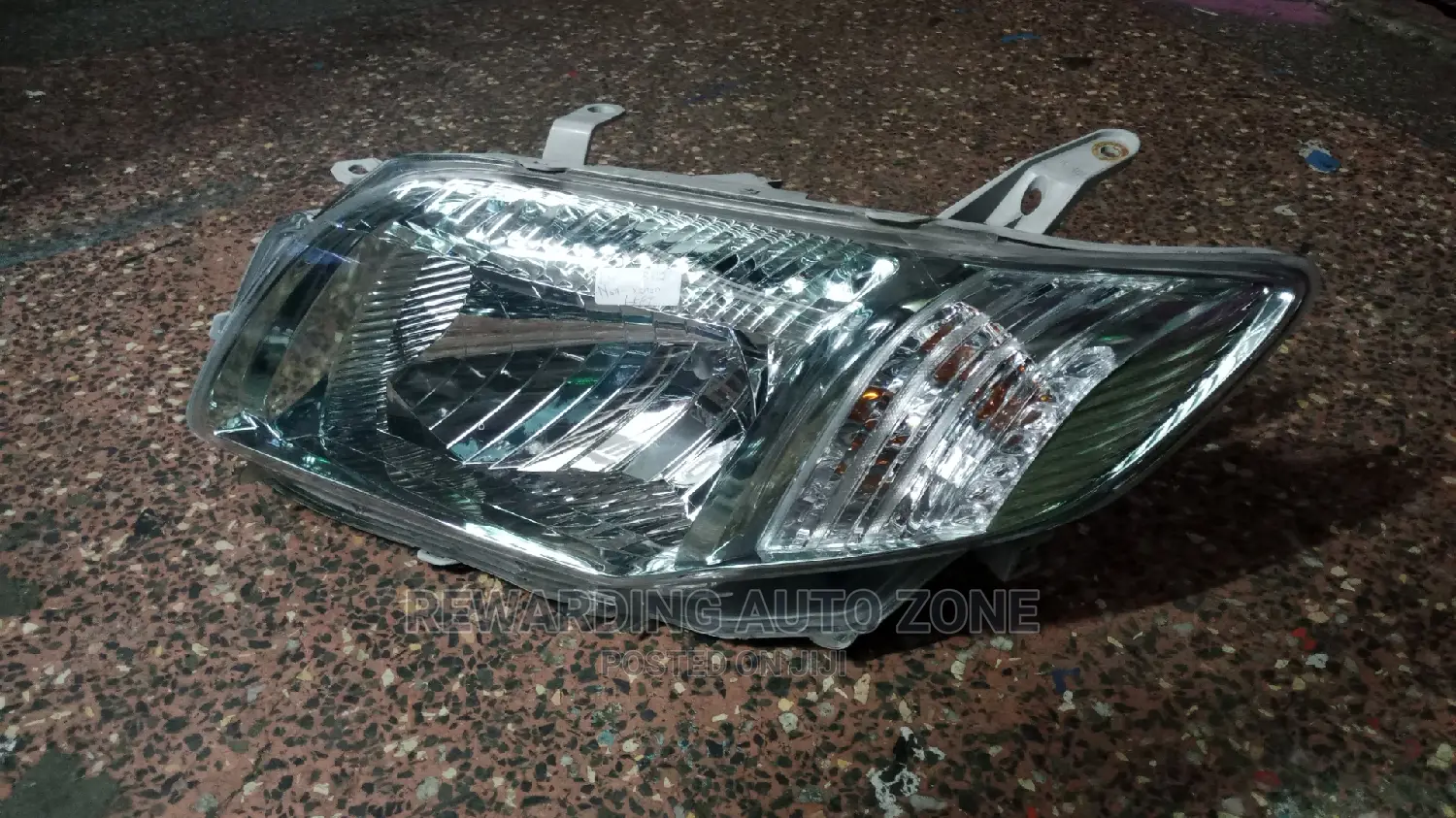 Axio/Fielder 2010 Non Xenon Headlights.