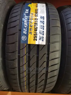 255/40r18 Bearway Tyre