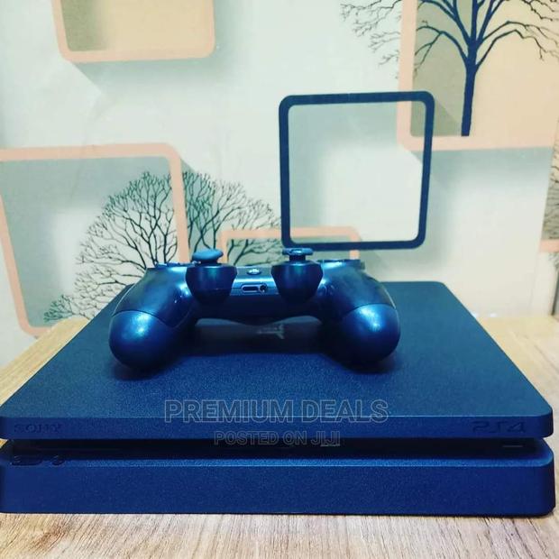 Clean Ex Uk Ps4 Slim With Controller