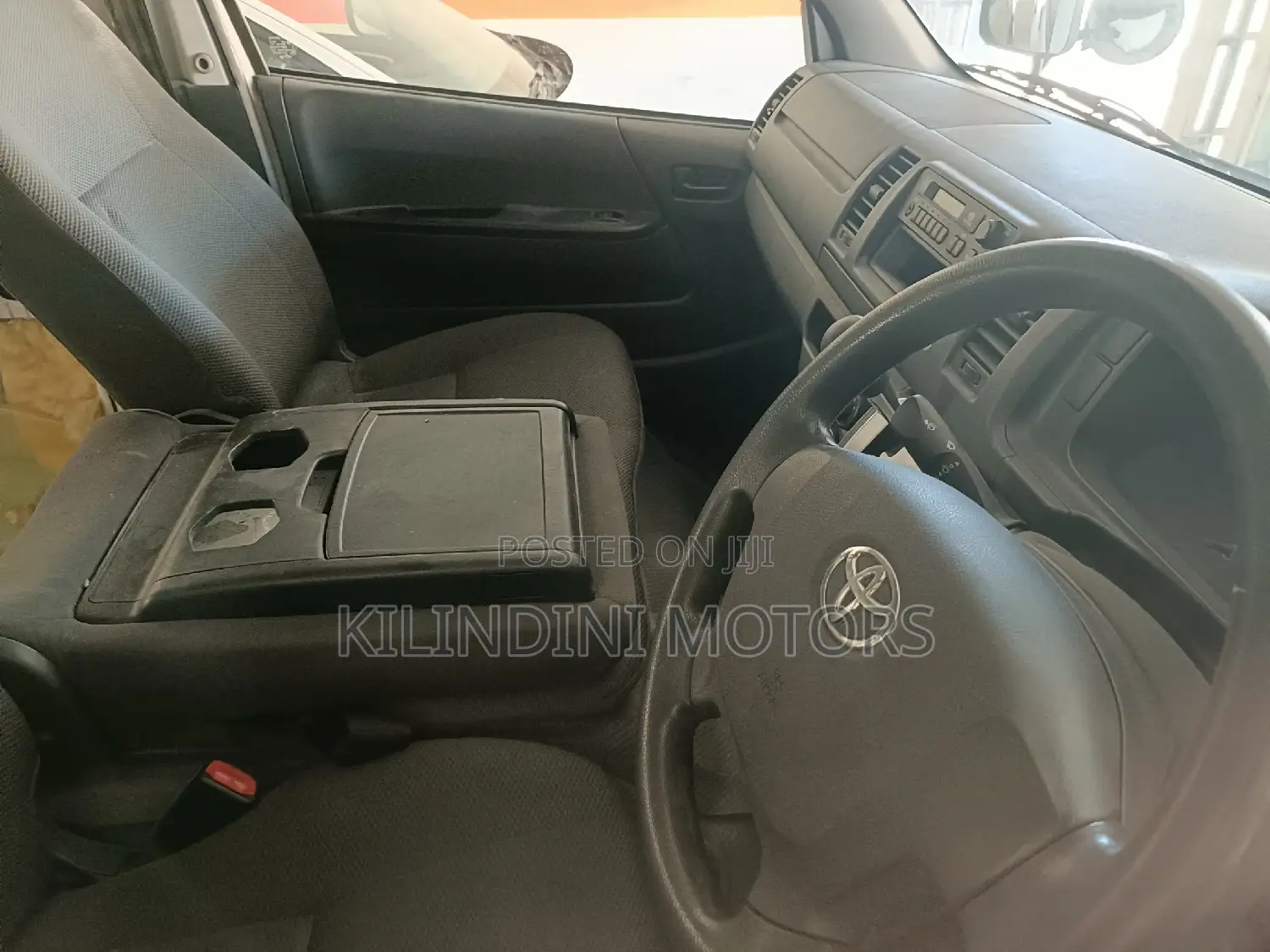 Toyota HiAce 2016 White
