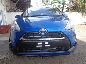 Toyota Sienta 1.5 Hybrid FWD 2016 Blue