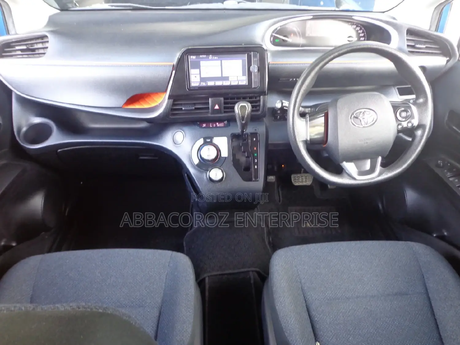 Toyota Sienta 1.5 Hybrid FWD 2016 Blue