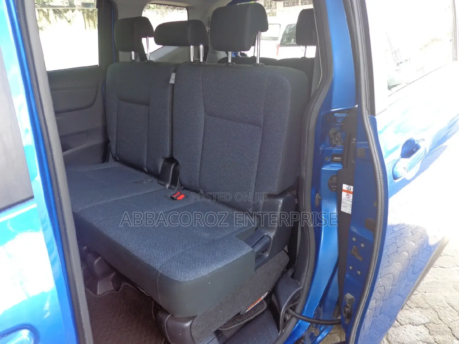 Toyota Sienta 1.5 Hybrid FWD 2016 Blue
