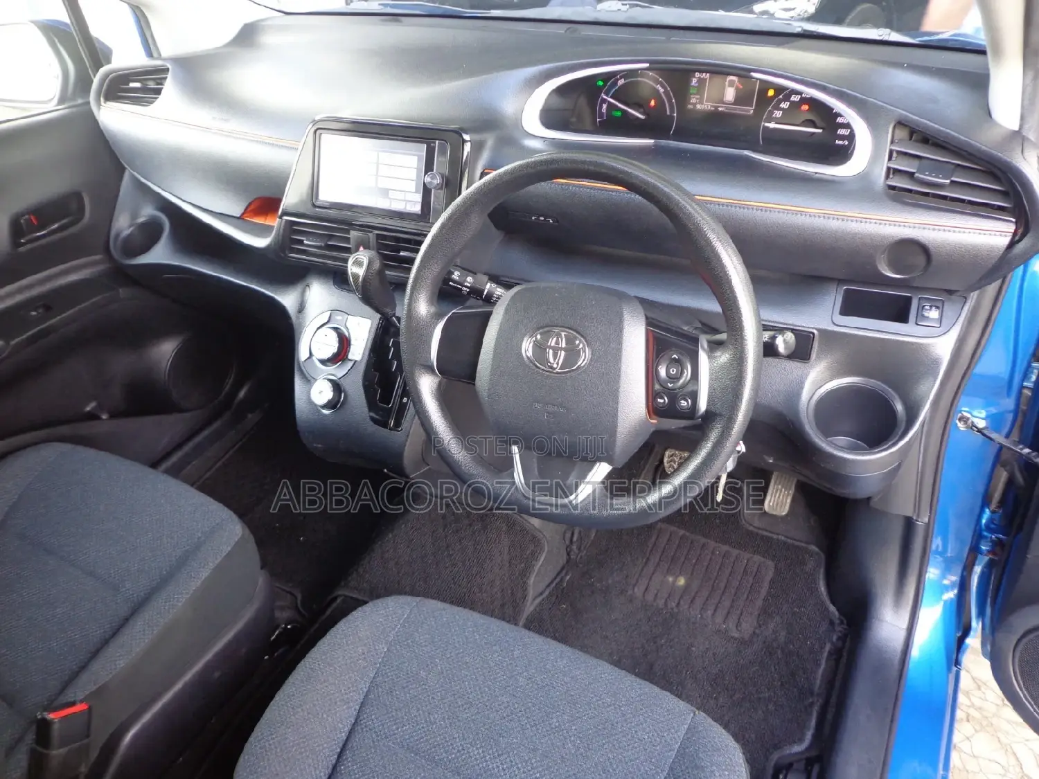 Toyota Sienta 1.5 Hybrid FWD 2016 Blue