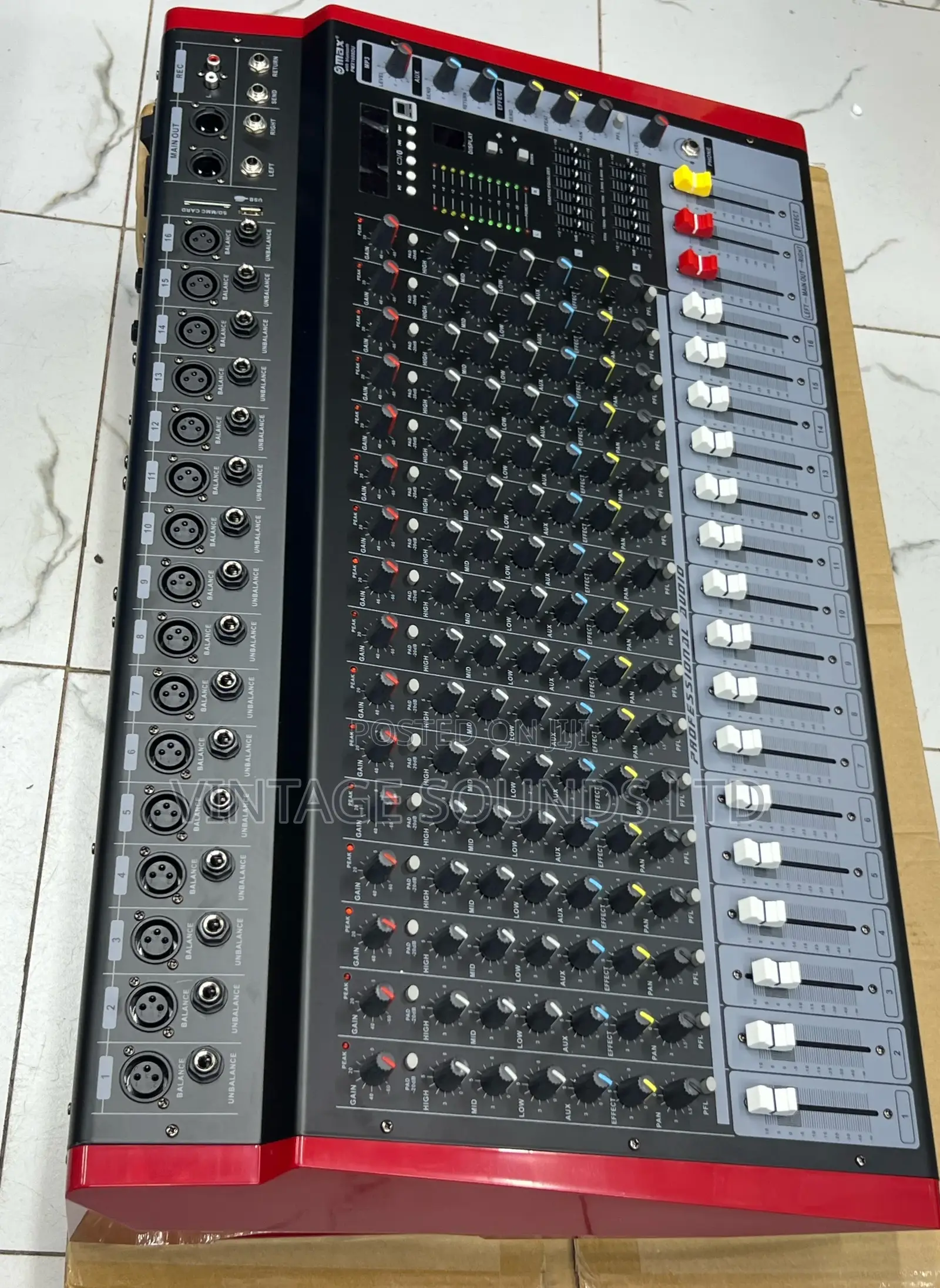 Professional Max 16channel Powered Mixer (4000watts )