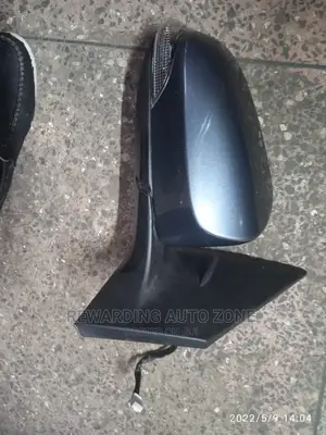 Auris 2016 Side Mirror.