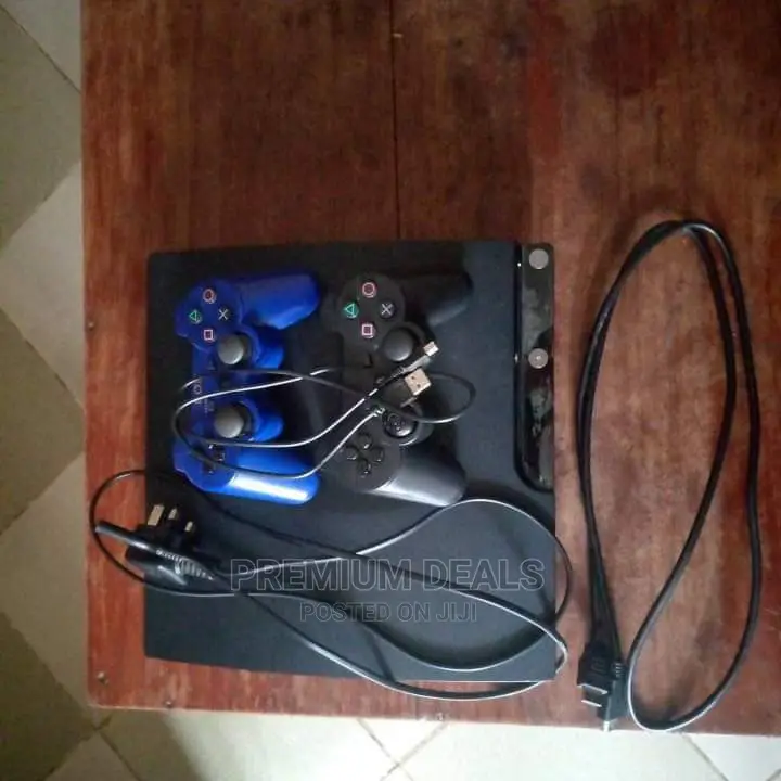 Ps3 Slim Chipped With Two Pads