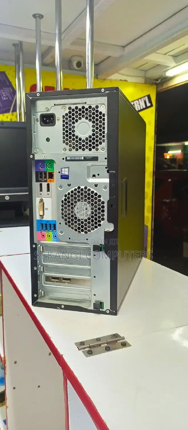 Desktop Computer HP Z420 8GB Intel Xeon HDD 500GB