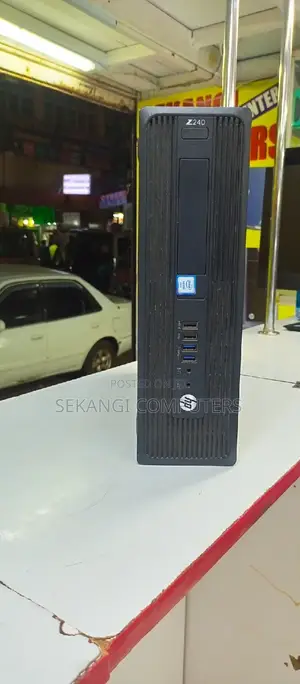 Desktop Computer HP Z240 8GB Intel Xeon HDD 500GB