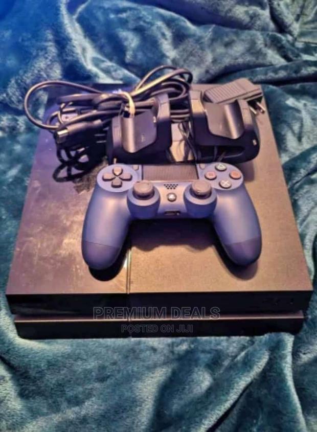 Standard Ps4 With Controller