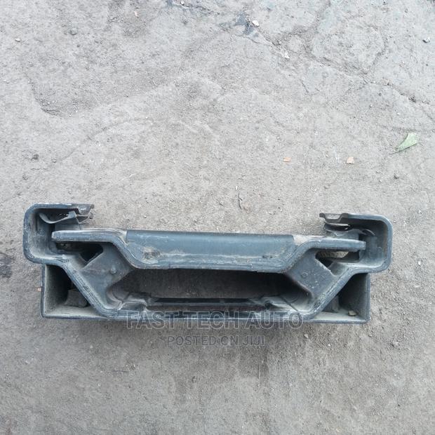Suzuki Escudo Gear Box Mounting - main view