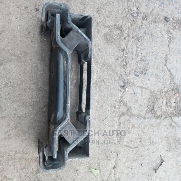 Suzuki Escudo Gear Box Mounting - thumbnail 3