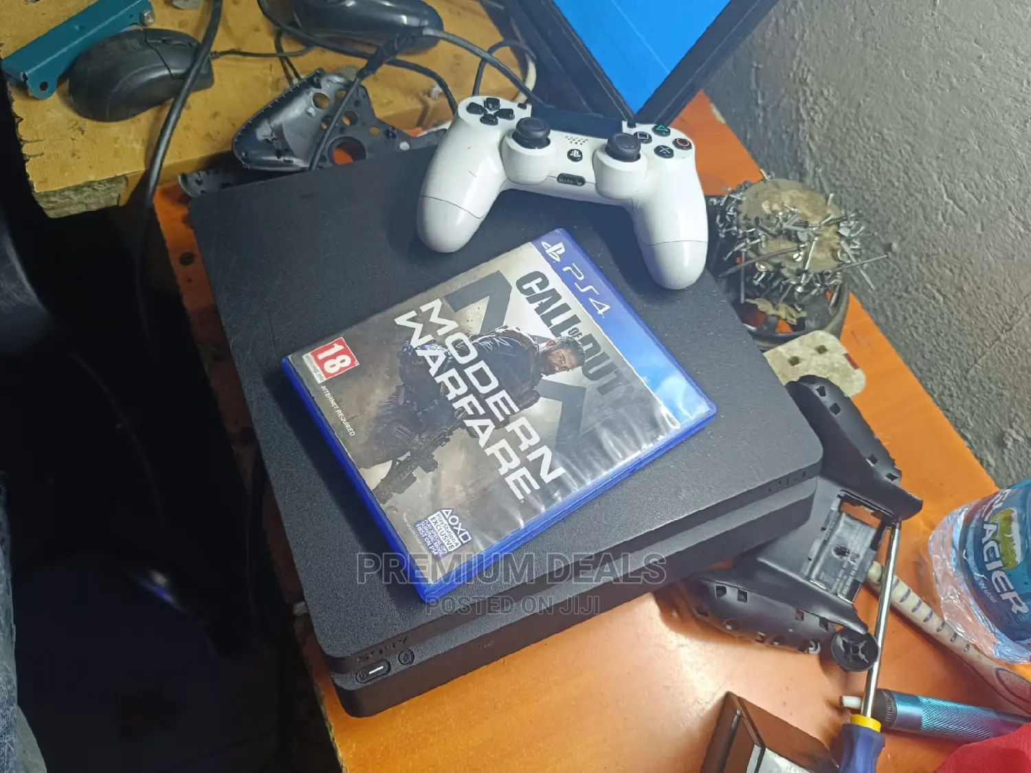 Slim Ps4 With Modern Warfare Game