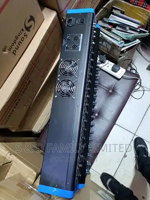 Omax PMX 1608DU Powered Mixer