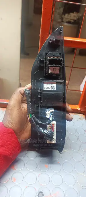 Subaru Forester 2014 Master Door Switch.