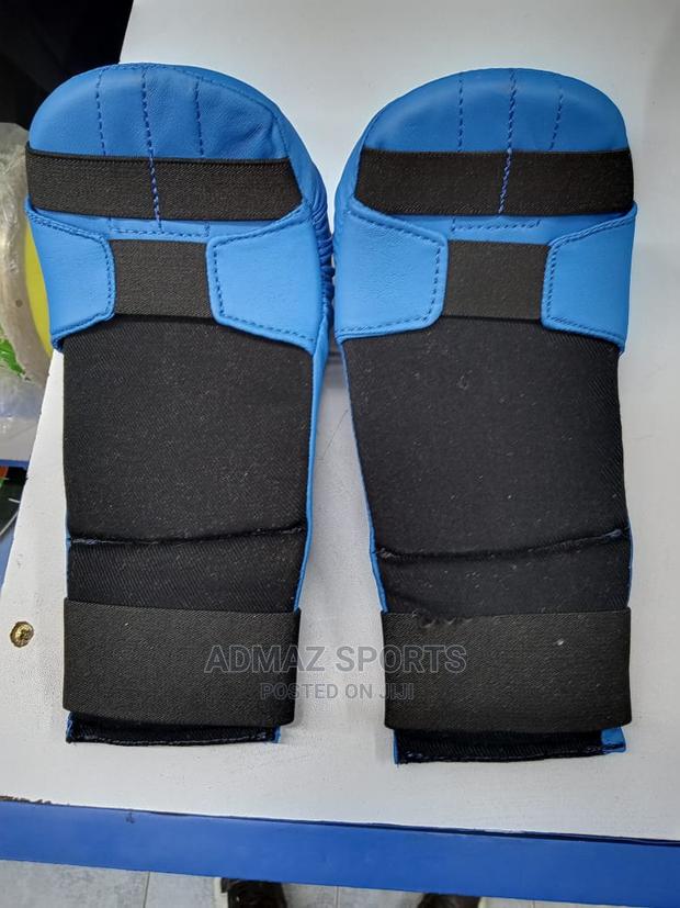 Taekwondo Hand Mitts - thumbnail 2