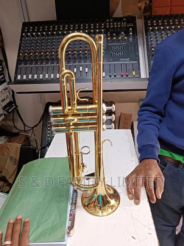 Suzuki Gold Trumpet - thumbnail 3