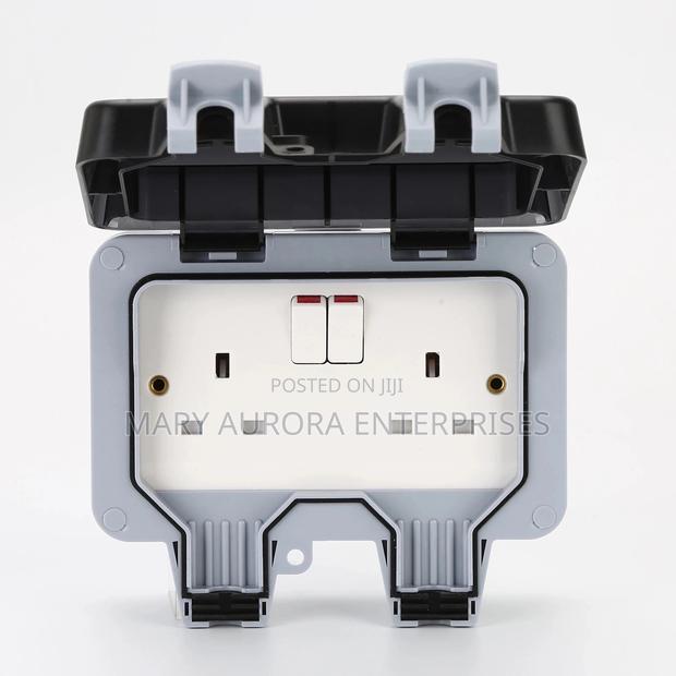 Weather Proof Tronic Twin Sicket